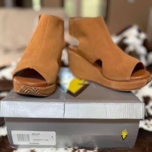 Volatile Wedges Brown suede 
Size 8